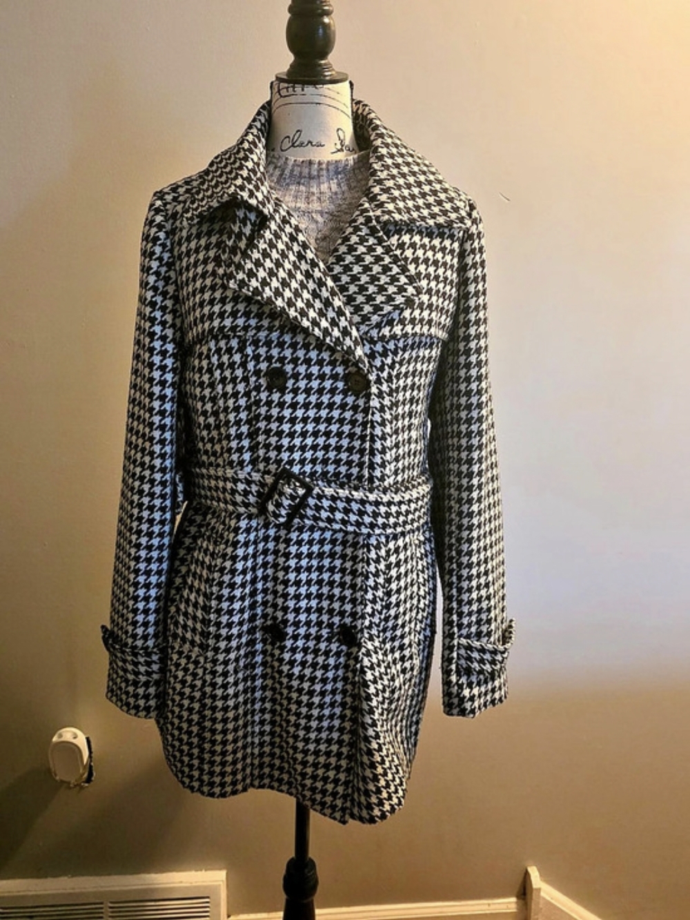 Forever 21 Houndstooth Belted Pea Coat in Black & White 1XL